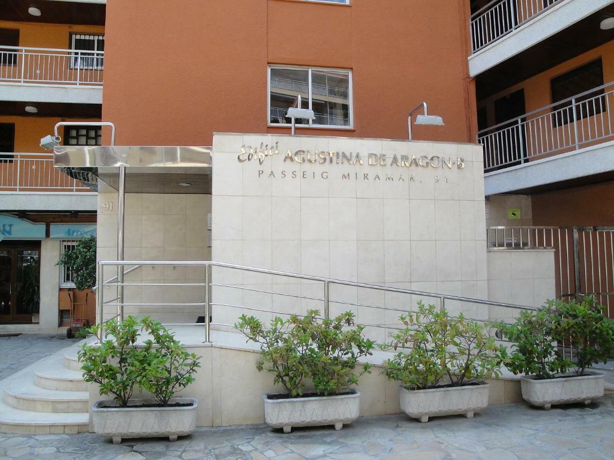Apartment Augustina De Aragon Salou Bagian luar foto